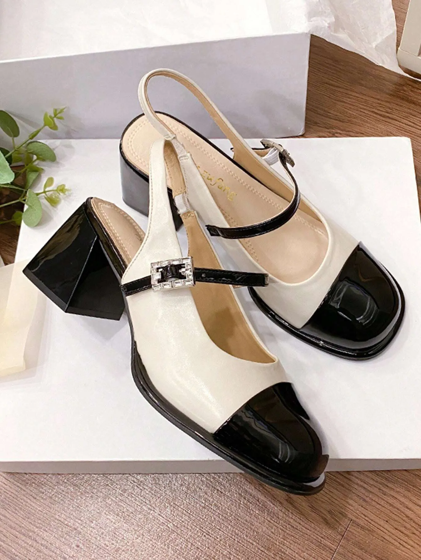 2024 New Black And White Block Heel Peep Toe Mary Jane Sandals For Women