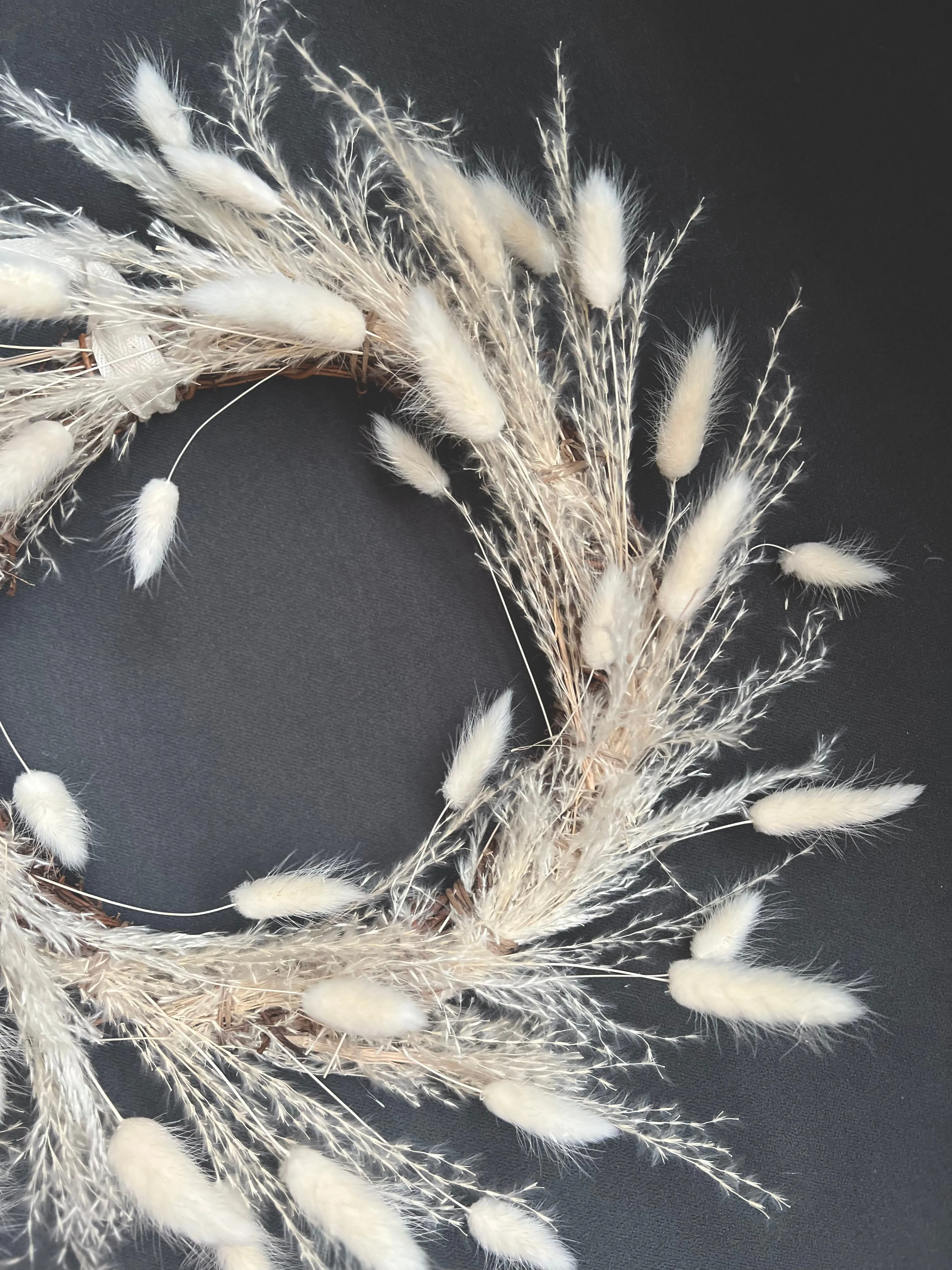 Modern Dried Flower Door Wreath Pampas and Bunny Tails Wild Look in Ivory, Unique Floral Wreath, Minimalist Door Wreath,