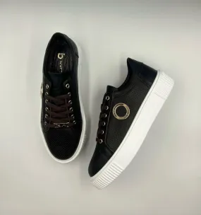 “P-7” LOW-TOP SNEAKERS IN BROWN LEATHER WITH GOLD RING AND PERFORATED SIDE.